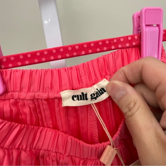 Cult Gaia
Girls' Kassie Satin Plissé TOP AND PANTS SET NEW WITH TAGS SIZE 6 - Picture 8 of 10